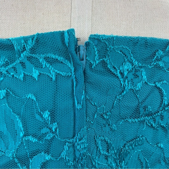 Vintage 1980s Off-Shoulder Dress - Picture 7 of 11